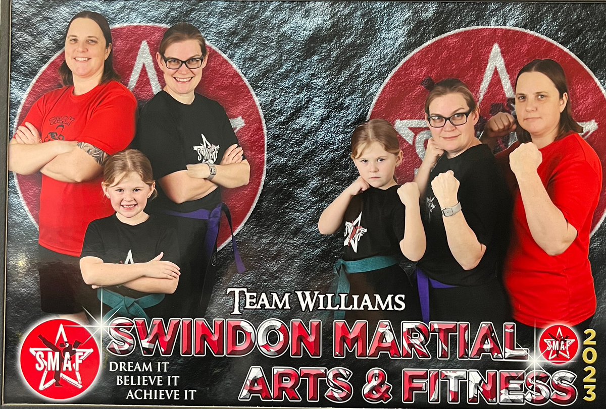 Some photos we had done at the gym last night ❤️ #2kickboxersandaboxer  🥊 🥋 #Teamwilliams