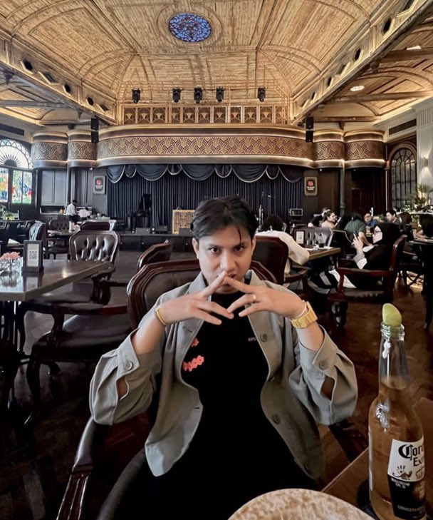 JUAL SEPATU KW NGAKUNYA ORI‼️

ARIO BIMO SABDO LAKSONO 
tolong bantu retweet atau yg kenal boleh rep juga.
main dibeberapa dating apps: BUMBLE, TINDER, TANTAN.