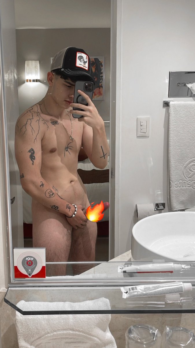jalatela_rico's tweet photo. Nuevas fotitos de este vato, me pone muy caliente y se ve que es timido pero en la cama ha de coger delicioso 🥵🔥🔥💦🤤 #gay #sexgay #porn #gayporn #chakal #chakalitos #cogida #macho #hot #nudes #pack #horny #sexo #gayman #caliente #sexogay  @EncuentroGayMty https://t.co/gk8tNr3DKU
