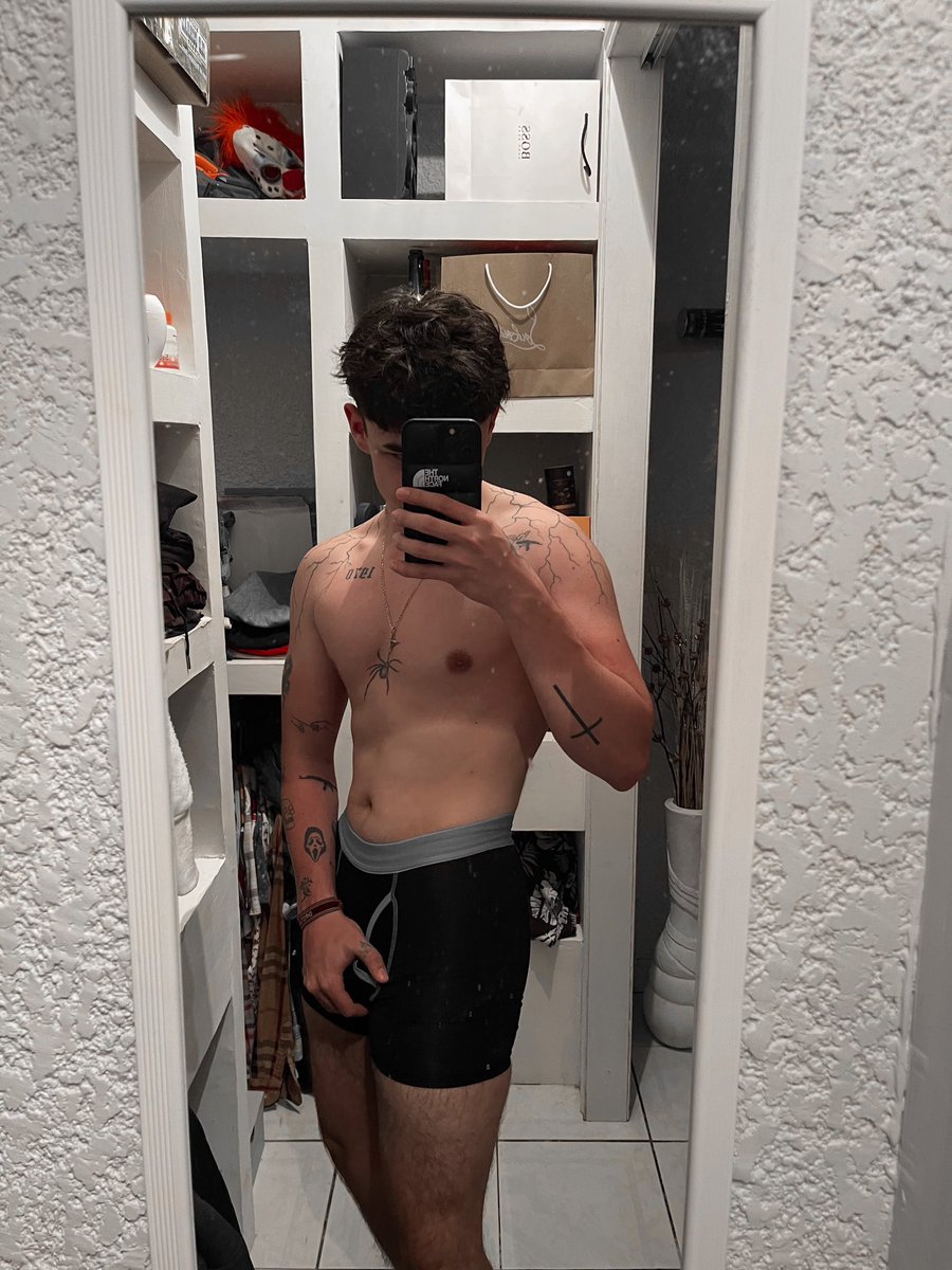 jalatela_rico's tweet photo. Nuevas fotitos de este vato, me pone muy caliente y se ve que es timido pero en la cama ha de coger delicioso 🥵🔥🔥💦🤤 #gay #sexgay #porn #gayporn #chakal #chakalitos #cogida #macho #hot #nudes #pack #horny #sexo #gayman #caliente #sexogay  @EncuentroGayMty https://t.co/gk8tNr3DKU