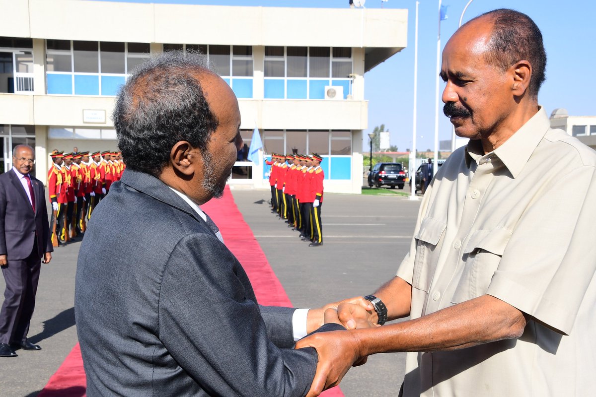 PNetabay's tweet photo. ፕረዚደንት ኢሳይያስ ኣፈወርቂን ፕረዚደንት ሶማል ሓሰን ሼኽ ማሕሙድን፡ ትማሊ 13 መጋቢት ምሸት ኣብ ክልተኣዊ ዝምድናን ዞባዊ ጉዳያትን ዘተኰረ ዘተ ኣካዪዶም። ፕረዚደንት ሓሰን፡ ናይ ክልተ መዓልታት ምብጻሕ ፈጺሙ፡ ሎሚ ቅድሚ-ቐትሪ ተፋንዩ። https://t.co/iEyY1ECbxY
