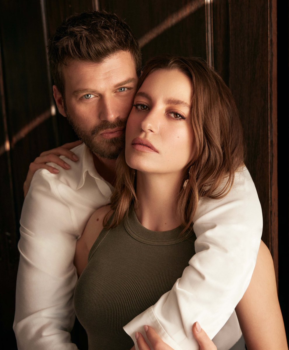 Geçen hafta ilk bölümüyle Show TV’de izleyici ile buluşan Ay Yapım’ın yeni dizisi #Aile hikayesi ve kadrosuyla seyircinin beğenisini kazanarak ilk bölümden reytinglerde birinciliğe oturdu. Kıvanç Tatlıtuğ ve Serenay Sarıkaya’yı başrollerinde buluşturan dizinin bu akşam