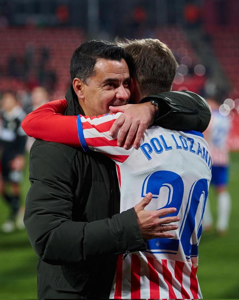 El jugador es lo más importante. No puedes engañar al futbolista. Hay que ser muy directo pero sobre todo tener una capacidad de empatía espectacular.

Míchel