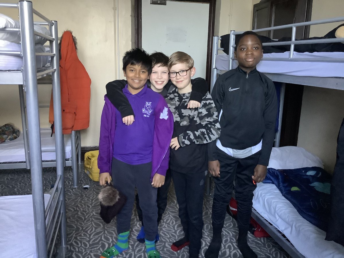 Surprisingly tidy bedrooms! <a href="/sjohnvianney/">SJV</a> <a href="/TheHolyCrossMAC/">Holy Cross Catholic MAC</a> <a href="/AltonCastle_KYT/">AltonCastle_KYT</a>