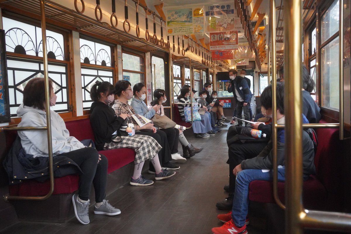 umitetsu_jp's tweet photo. 【#海と鉄道プロジェクト
　2/19(日)イベントレポート🚃1⃣】

続いては、2月19日開催「銚子電鉄(@choden_inubou)で行く お寿司屋さんのはじめ」の様子をお届け！

この日も「#海鉄AR」が大盛況📱
目の前に現れたお魚などをタップして、銚子電鉄の歴史や海の繋がりを楽しく学ぶ子供たちが印象的でした🐠 https://t.co/X53sPGRnvb