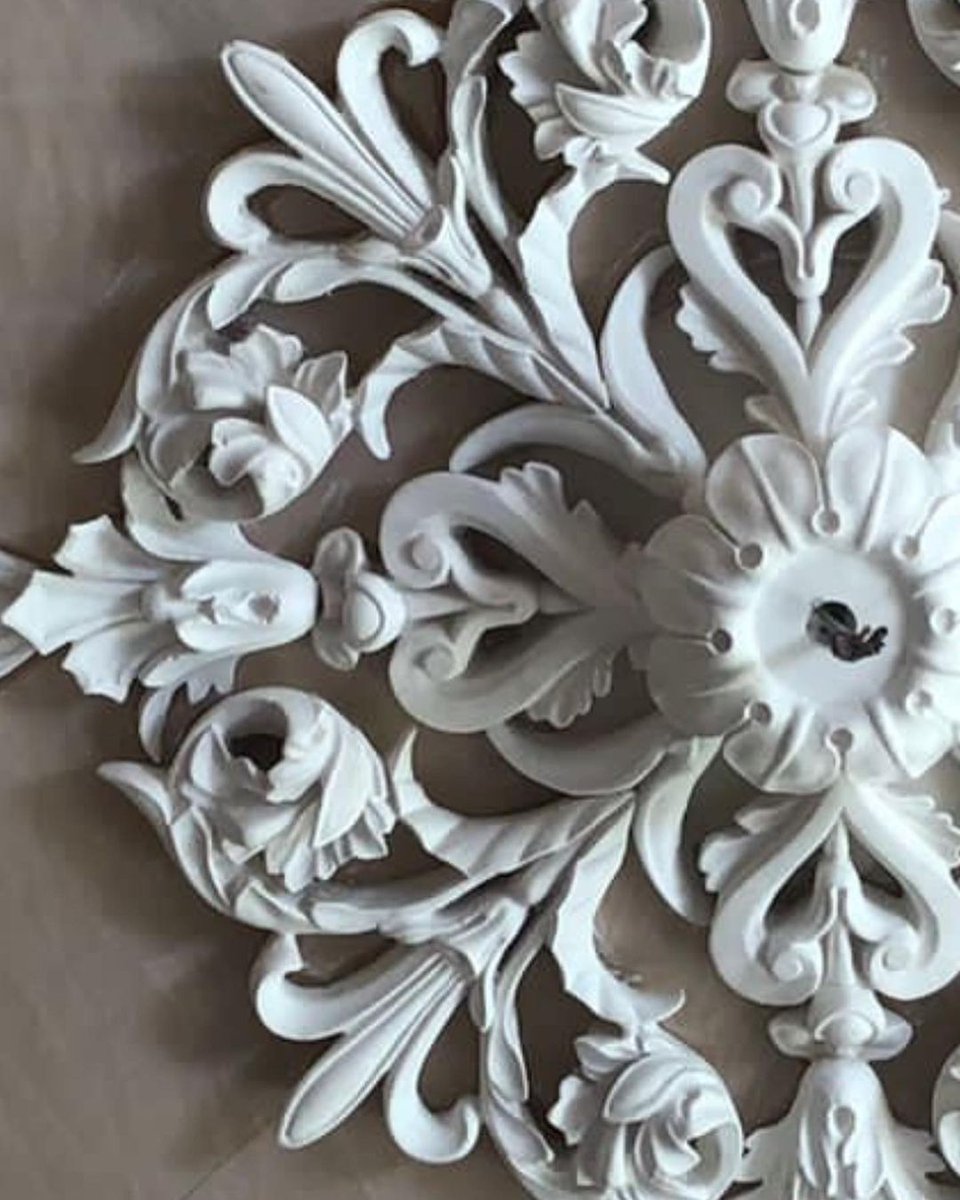 CSJbespoke's tweet photo. Beautiful detail on our Kingston ceiling rose. #bespokeplastermouldings #plasterceilingrose #ceilingrose #home #homedecor #homeimprovement #homeinterior #diy #ceiling #restoration #renovation #crafts #craftsmen #craftsmenship #fibrousplaster https://t.co/VuwOHQA1G8