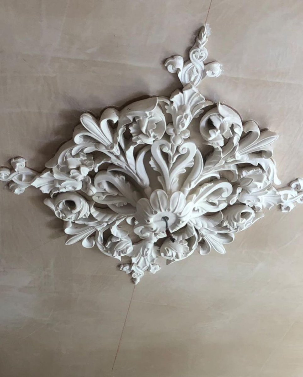 CSJbespoke's tweet photo. Beautiful detail on our Kingston ceiling rose. #bespokeplastermouldings #plasterceilingrose #ceilingrose #home #homedecor #homeimprovement #homeinterior #diy #ceiling #restoration #renovation #crafts #craftsmen #craftsmenship #fibrousplaster https://t.co/VuwOHQA1G8