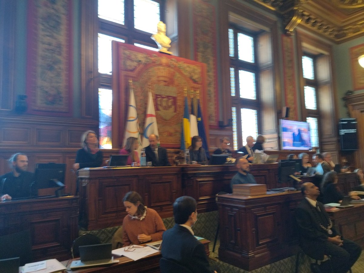 C_Najdovski's tweet photo. Au menu du #ConseildeParis
- lancement de CoprOasis, dispositif de financement pour la végétalisation des copropriétés 🌱
- subventions aux associations pour la gestion des chats errants 🐱
- co-financement avec @GrandParisMGP de la création de la forêt urbaine de Charonne 🌳🌱 https://t.co/XBCLr5AQWq