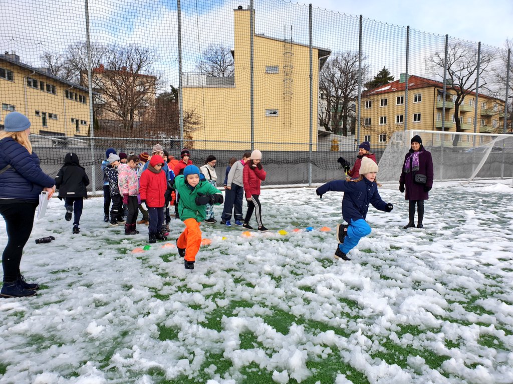 Les olympiades 🏃‍♀️ 🏃 battent leur plein à Stockholm 🇸🇪 ! #RelaisAutourduMonde #TerredeJeux <a href="/francediplo/">France Diplomatie 🇫🇷🇪🇺</a> <a href="/Paris2024/">Paris 2024</a> <a href="/SWEOlympic/">Swedish Olympic Team</a>