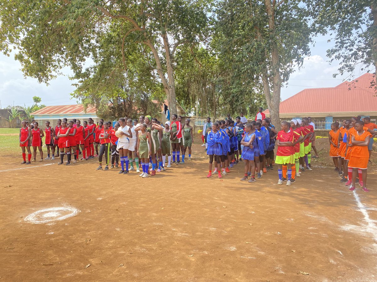 WeAreYouthsUg's tweet photo. Netball teams paraded for inspection and briefing. The following are some of the teams that participated in netball.
✍🏿Mastered seed S.s
✍🏿St. Charles Kasasa
✍🏿Kisaana Muslim s.s
✍🏿Victoria College Lukaya
✍🏿Wagwa High School
✍🏿Bukulula girls S.s
✍🏿Bright High Mukoko
#WASSC https://t.co/uScodze1xY