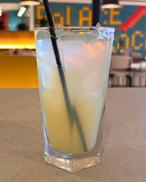PalaceSocial's tweet photo. Hey there, St. Patty's Day fans! Are you ready for a day of good luck and great drinks? We sure are! 
This Friday, we'll have you feeling lucky all day long. 🍀🥃🍺  $5 shots of Irish whiskey and $5 pints of Guinness, or try our delicious black and tan for just $6. Sláinte! https://t.co/6xu6t03nbN