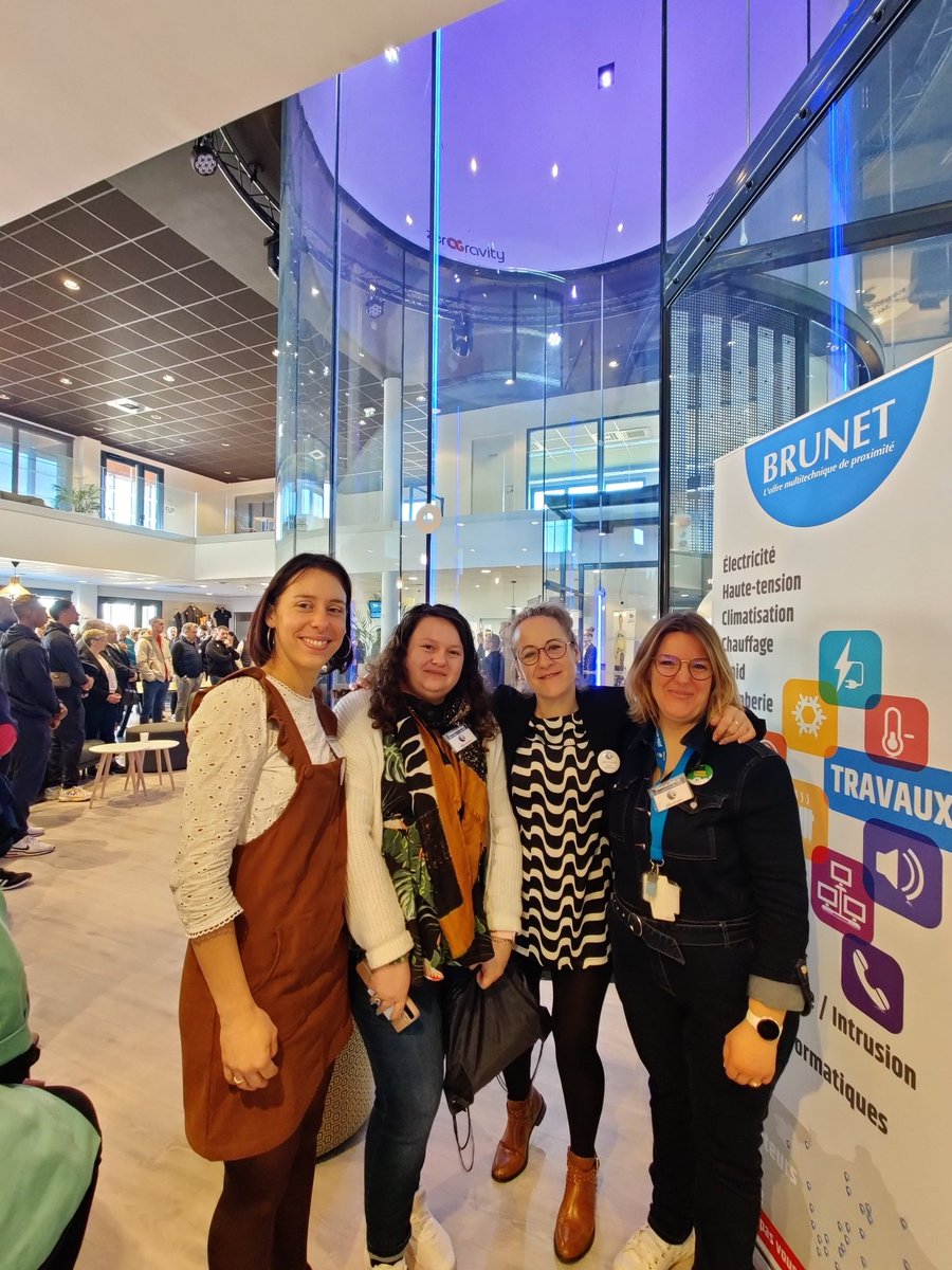 C'est parti pour le forum de l'#emploi  organisé par <a href="/randstad_france/">Randstad France</a> #avecPoleEmploi a <a href="/zerOGravity_86/">zerOGravity</a>  près du Futuroscope !
Plus de 5️⃣0️⃣ entreprises attendent vos CV !
L'équipe @pole_emploi est là pour vous ❕
#Recrutement #vienne #avecpoleemploi