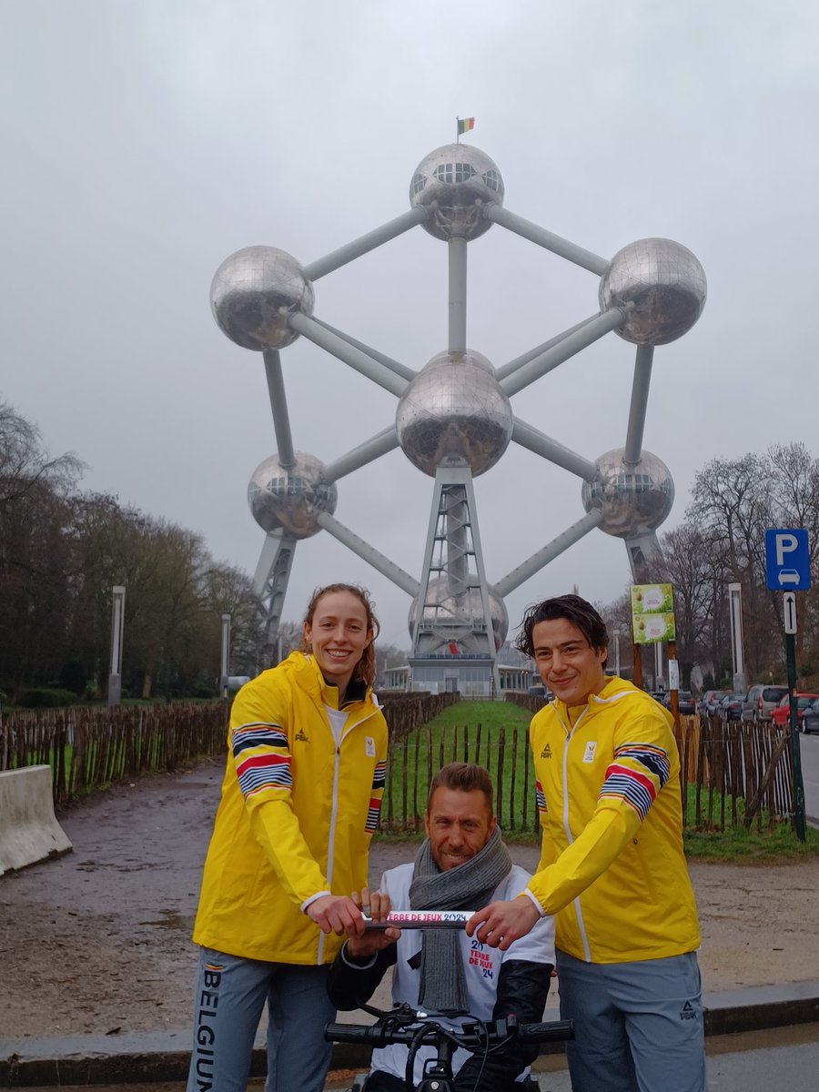 Ambassade de France en Belgique 🇨🇵 🇪🇺 (@ambassfrancebel) on Twitter photo Les athlètes olympiques et paralympiques ont répondu présents !🤩 <a href="/NoorVidts/">Noor Vidts</a>, <a href="/ThomasBriels/">Thomas Briels</a> <a href="/roro_574/">Roger Habsch</a> ont lancé le relais autour du monde pour la 🇧🇪. #TerredeJeux2024 <a href="/Paris2024/">Paris 2024</a> <a href="/francediplo/">France Diplomatie 🇫🇷🇪🇺</a> Les athlètes olympiques et paralympiques ont répondu présents !🤩 <a href="/NoorVidts/">Noor Vidts</a>, <a href="/ThomasBriels/">Thomas Briels</a> <a href="/roro_574/">Roger Habsch</a> ont lancé le relais autour du monde pour la 🇧🇪. #TerredeJeux2024 <a href="/Paris2024/">Paris 2024</a> <a href="/francediplo/">France Diplomatie 🇫🇷🇪🇺</a>
