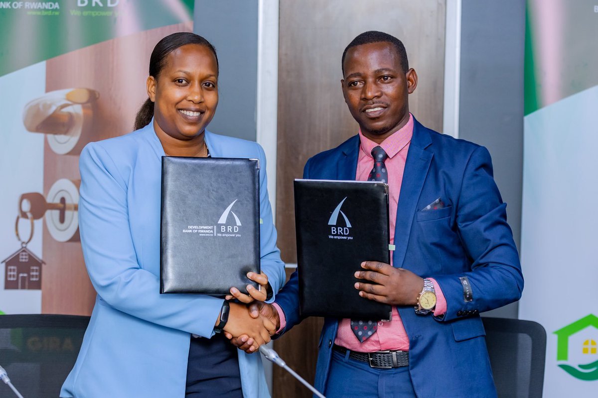 taarifarwanda's tweet image. IBYO WAMENYA kuri 'Gira Iwawe,' Gahunda Yo Guha Abarimu Inzu Zihendutse mu #Rwanda

👉🏾👉🏾👉🏾 kiny.taarifa.rw/gira-iwawe-gah… #BRD #Inzu #Mwarimu #SACCO #Umwenda via @taarifarwanda