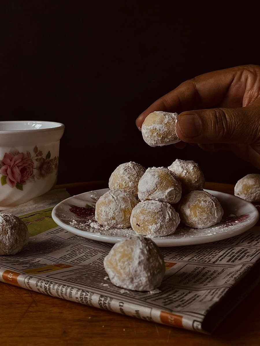 vanillecakery's tweet photo. Hiii guyss! My friend jual biskut makmur kacang for only RM30 (59pcs) omg sedap gilaa i dh makan 2 balang sorang tau🤤. Pls check her out. Boleh delivery dlm selangor dan kl ❤️ @jewelinski https://t.co/4ySAWsheeb