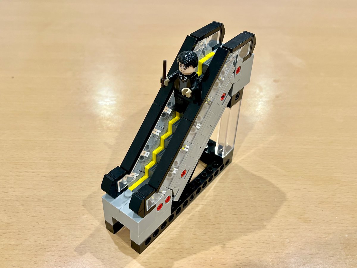 ハリー・ポッターと不動のエスカレーター