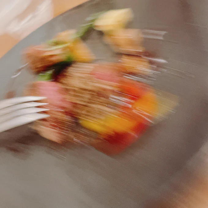 お話??いただいたのは「お花」でしたいつでもお花は嬉しいけど、春は特に種類が多くて素敵です。お料理の写真は今日も下手すぎた。 