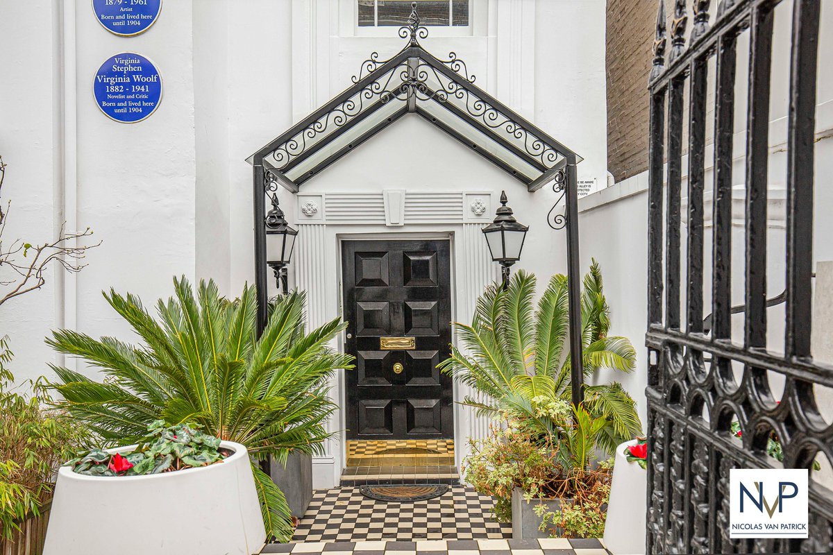 NVPproperty's tweet image. A rather special, 2 bedroom flat on Hyde Park Gate where Virginia Woolf was born and is said to have written some of her novels. Available to rent through NVP bit.ly/4014LfL