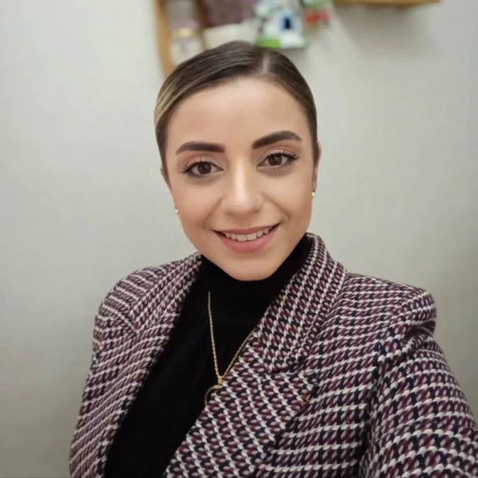 Belki bu resmi görenleriniz olmuştur. 
Ailem, arkadaşlarım, tanımadığım bir çok güzel insanla ilk günden beri paylaştık. Şimdi bir kez daha şansımı deneyeceğim. Çünkü 1.5 aydır hastanede annesinin gelmesini bekleyen bir kuzenim var ve benim ona verecek cevabım hala yok.