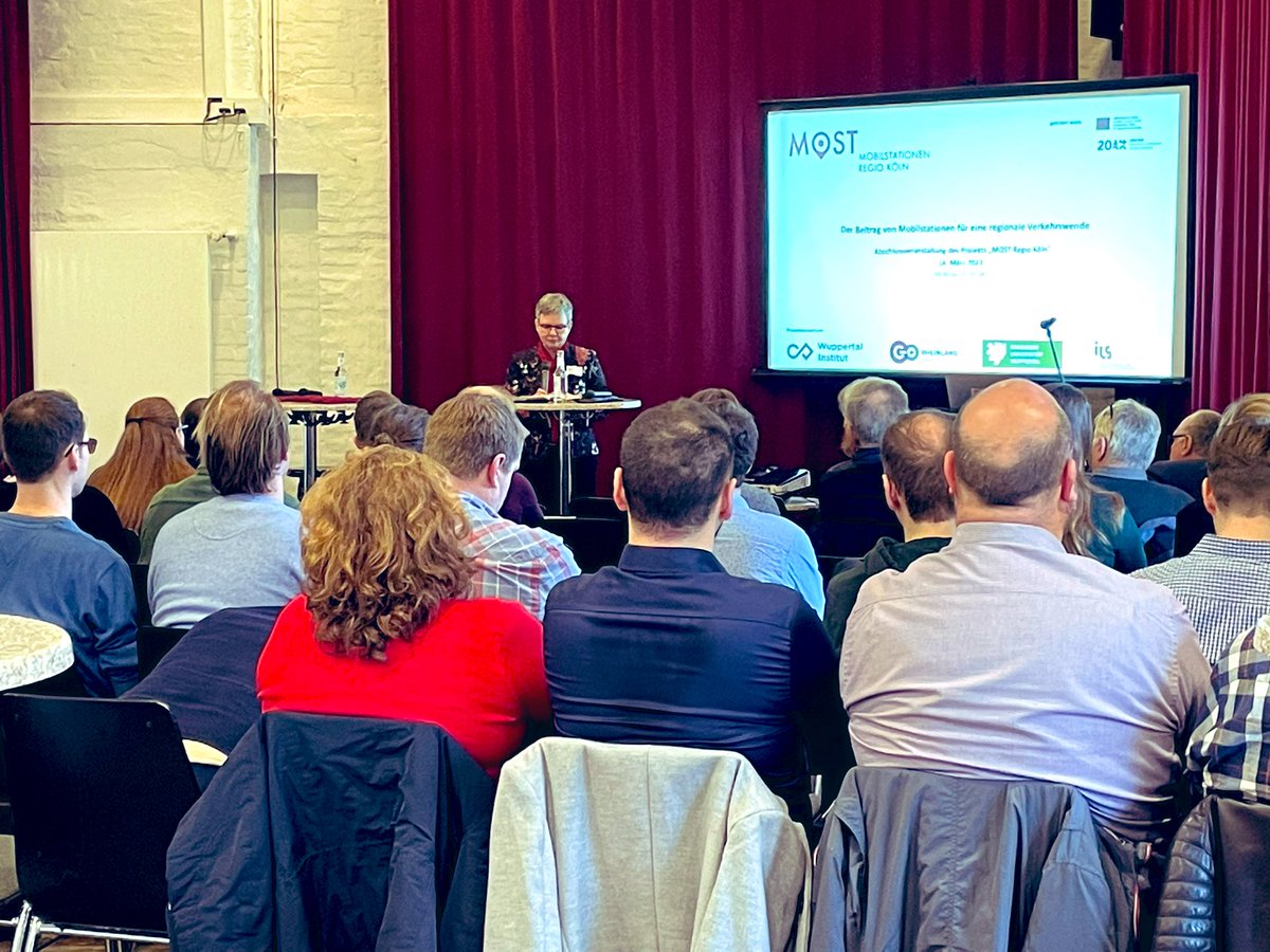 Wuppertal Institut (@wupperinst) on Twitter photo Volles Haus bei der Abschlussveranstaltung von #MostRegioKöln. Begrüßung und Einführung zum Forschungsprojekt rund um das Potential von #Mobilstationen in der Stadtregion #Köln durch Prof. Ulrike Reutter <a href="/Uni_Wuppertal/">Bergische Universität Wuppertal</a> Volles Haus bei der Abschlussveranstaltung von #MostRegioKöln. Begrüßung und Einführung zum Forschungsprojekt rund um das Potential von #Mobilstationen in der Stadtregion #Köln durch Prof. Ulrike Reutter <a href="/Uni_Wuppertal/">Bergische Universität Wuppertal</a>