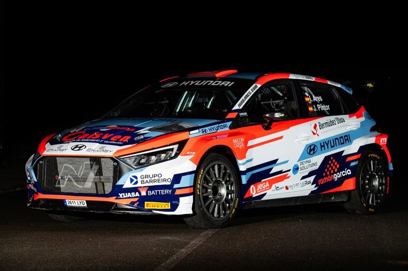 Así va a ir decorado esta temporada el <a href="/HyundaiEsp/">Hyundai España</a> i20 N Rally2 de <a href="/ivanaresoficial/">Iván Ares</a> / <a href="/PintorBouzas/">Jose pintor bouzas</a>.

#SuperCER 🇪🇸