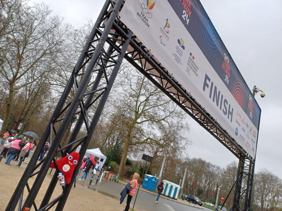 Ambassade de France en Belgique 🇨🇵 🇪🇺 (@ambassfrancebel) on Twitter photo 📣 Il est 10h00 ! Notre relais autour du monde se termine. 👏👏 <a href="/ThomasBriels/">Thomas Briels</a> passe le relais à <a href="/FranceandGhana/">Ambassade de France au Ghana</a> #TerredeJeux2024 <a href="/teambelgium/">Team Belgium</a> <a href="/BEParalympics/">Paralympic Team Belgium</a> <a href="/francediplo/">France Diplomatie 🇫🇷🇪🇺</a> <a href="/Paris2024/">Paris 2024</a> 📣 Il est 10h00 ! Notre relais autour du monde se termine. 👏👏 <a href="/ThomasBriels/">Thomas Briels</a> passe le relais à <a href="/FranceandGhana/">Ambassade de France au Ghana</a> #TerredeJeux2024 <a href="/teambelgium/">Team Belgium</a> <a href="/BEParalympics/">Paralympic Team Belgium</a> <a href="/francediplo/">France Diplomatie 🇫🇷🇪🇺</a> <a href="/Paris2024/">Paris 2024</a>
