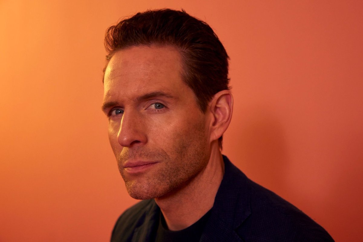 GhowertonFan's tweet photo. Photos: Glenn Howerton for the IMDb Portrait Studio in SXSW 2023 https://t.co/XpZnQO3Urf @GlennHowerton #SXSW23 https://t.co/W0gBOVAFaq