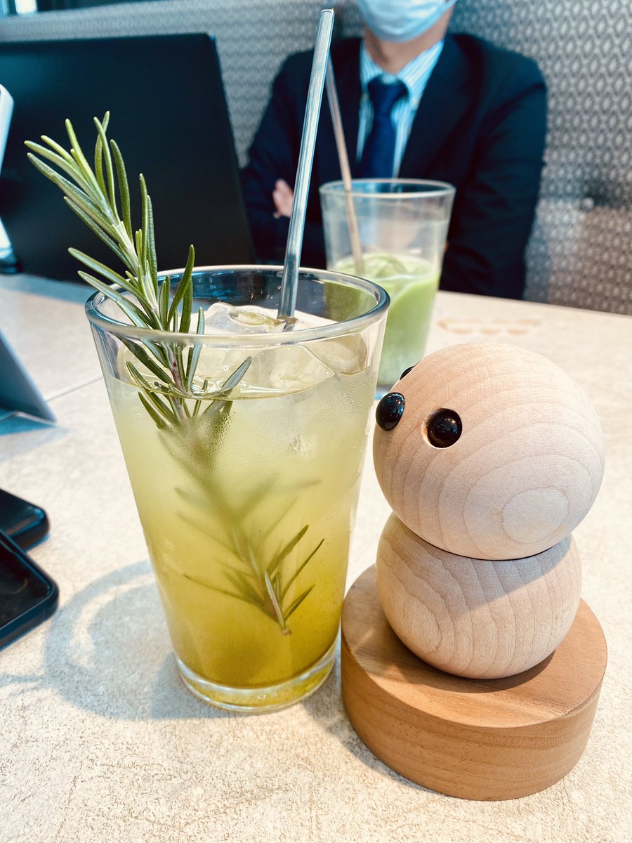 今日は、伊右衛門カフェ品川で『ロボットうさみっと』打合せに参加〜🍵ビジネスのお話よりも僕は、皆んなが飲んでるお茶が気になります♪
#キーポン　#伊右衛門　#宇佐市