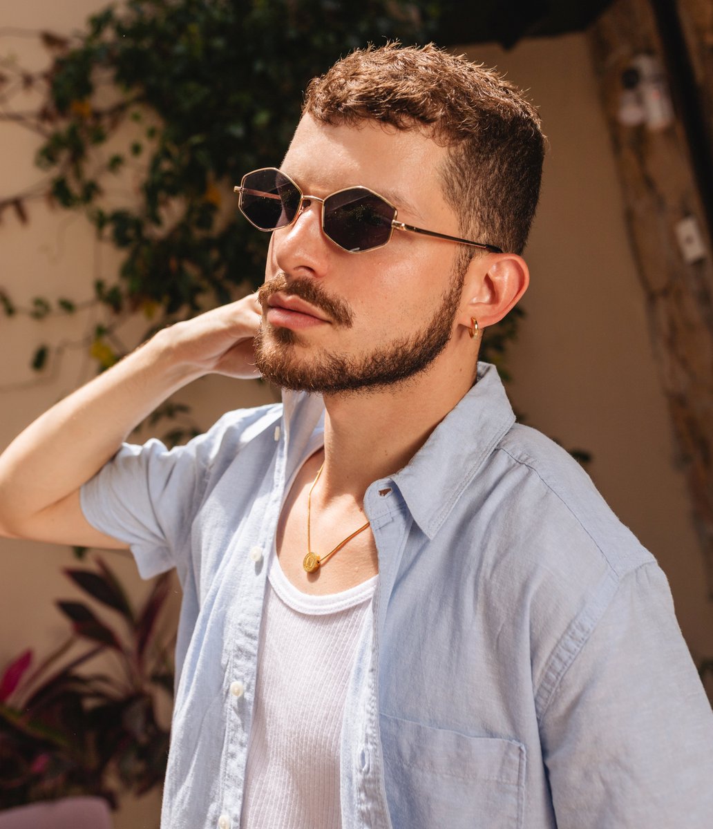 DaniloEyewear's tweet photo. Motivos para você escolher o óculos de sol Pisa 🏛️
🕶️ Estilo único: armações geométricas oferecem um visual único e moderno;
🕶️ Versatilidade: as armações geométricas podem funcionar com diferentes estilos;
🕶️ Durabilidade: as armações feitas de material duram mais. https://t.co/lEAAjT8DZt