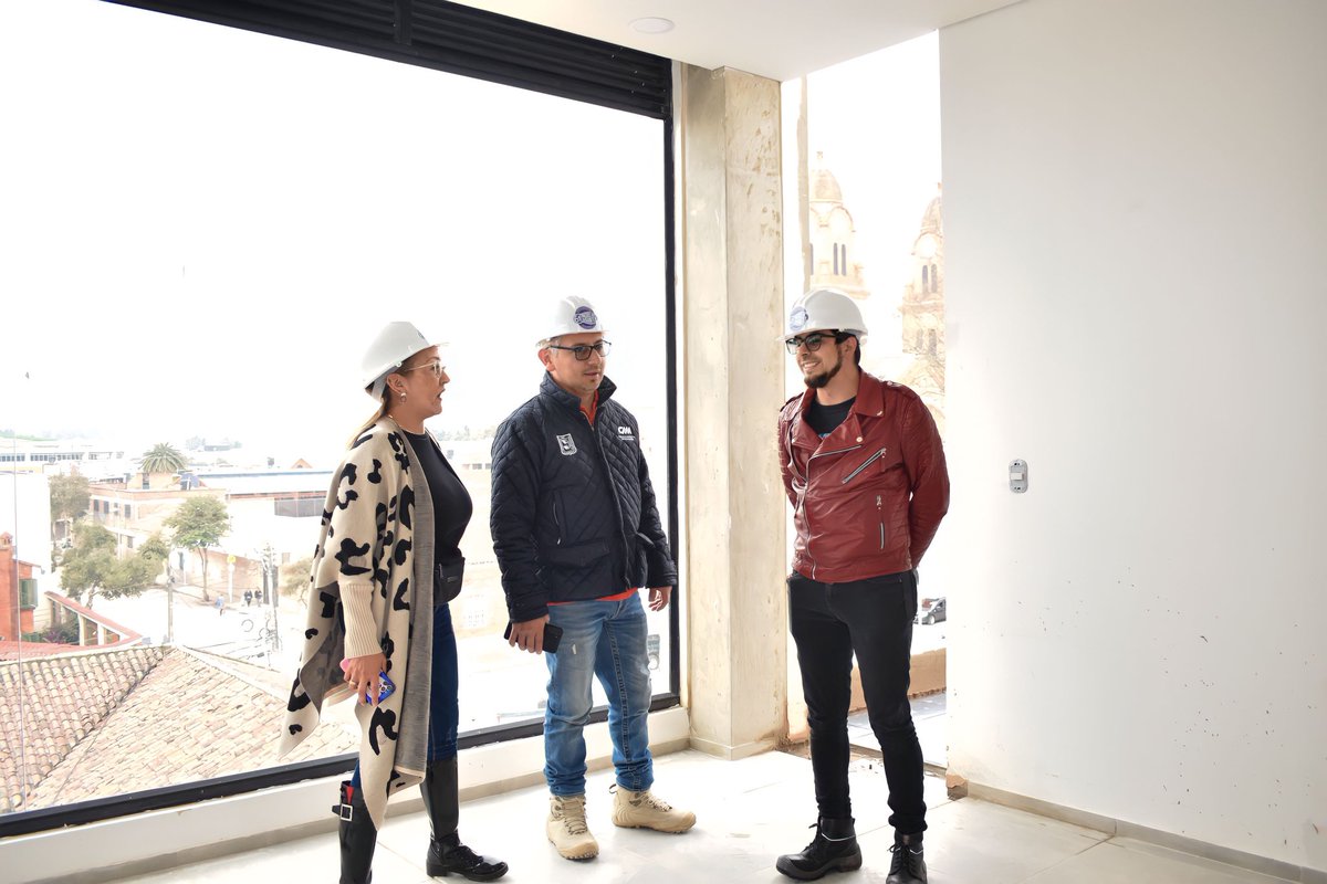 Las obras del centro del municipio avanzan. 📢

Estas grandes obras de las instalaciones de la Administración Municipal, el Teatro Municipal y la Plaza de Mercado están proyectadas para ser abiertas al público en septiembre 👏