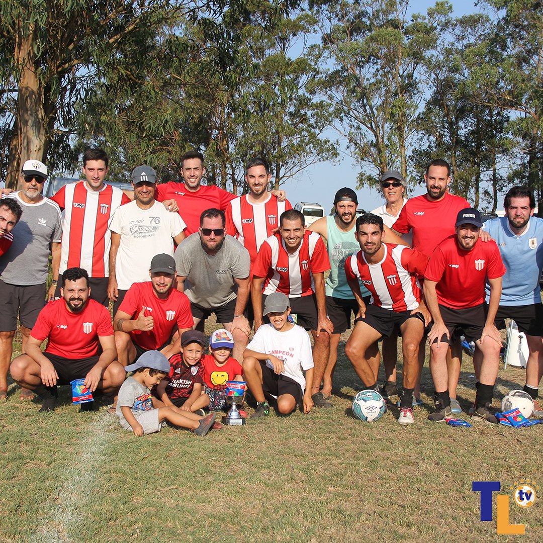 TodoligaTV's tweet photo. ¡Cerramos la #CopaMicrosules 🏆 2023! 👏🏼
📸 Galería de imágenes ▶️ https://t.co/EVNLXc0cvh https://t.co/lXc5iw57Gp