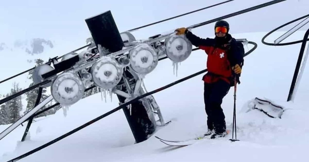 This is What 600″ of Snowfall Looks Like at Bear Valley Resort, CA
ift.tt/uv4HOly