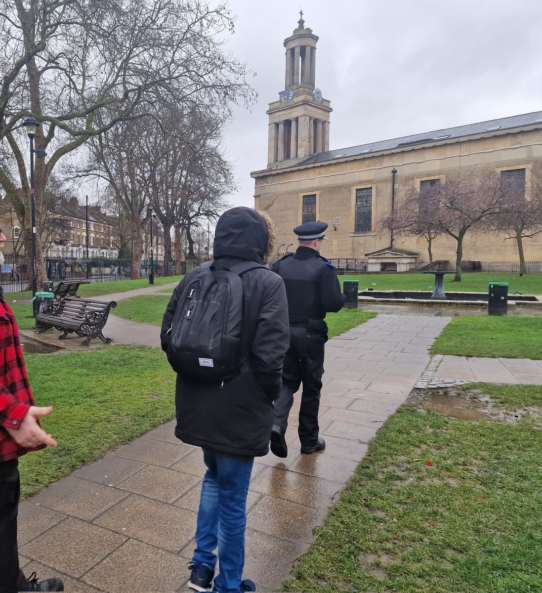 This morning officers were out across #BrixtonNorth &amp; #BrixtonWindrush out on a partnership patrol with <a href="/lambeth_council/">Lambeth Council</a> &amp; <a href="/ThamesReach/">Thames Reach</a> working to locate and support people struggling with homelessness. If you know where someone is sleeping rough Contact <a href="/Tell_StreetLink/">StreetLink</a> ^1478AS