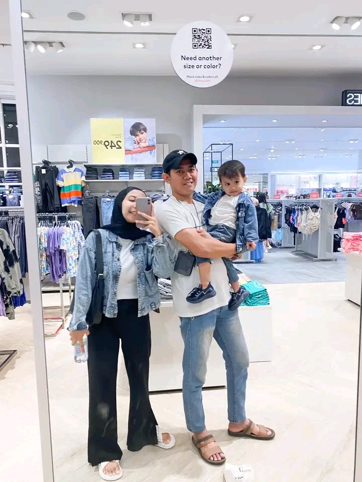 Keluarga kecil, tp badan nya besar😌