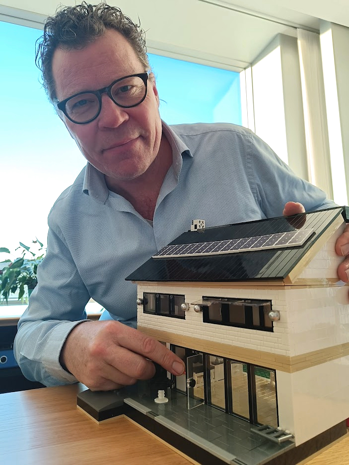 mortenhelveg's tweet photo. Today, the European Parliament brought Europe's buildings into the fight against climate change. The #EBPD has great green potential and works in favour of lowering energy prices for European citizens 💚🏘️ #digitalisation #renovationswave https://t.co/5FyWn3bmsV
