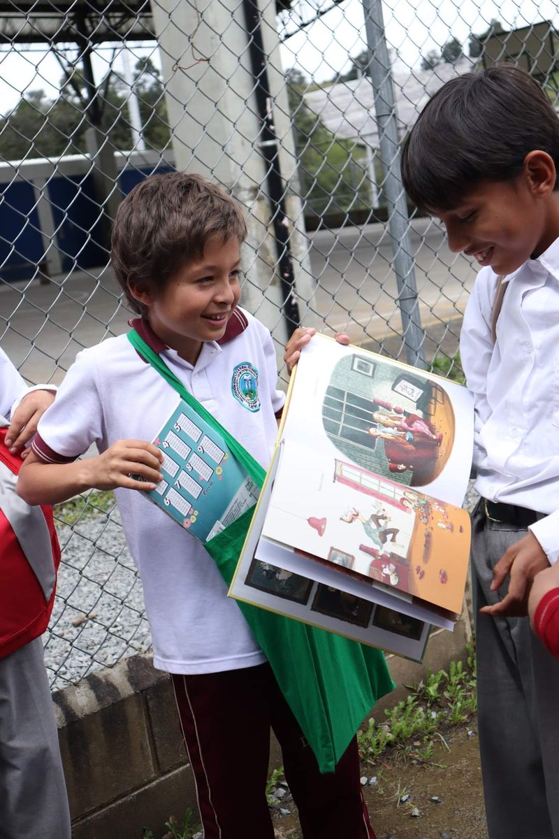 RuralEspiritu's tweet photo. Nuestra BIBLIOMOTO sigue recorriendo la ruralidad; esta vez cargada de “Mochilas Viajeras”
#Bibliomoto #MochilasViajeras #lecturayescrituracreativa. #FomentoArtisticoyCultural #EducacionComplementaria #LaboratorioDelEspiritu #ElRetiroAntioquia #Biblioteca #BibliotecaRural https://t.co/wkpgNlIlkg