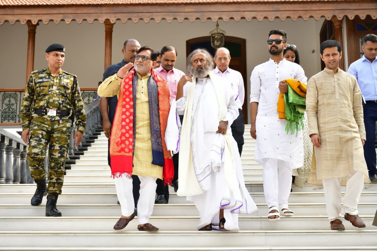 prafulkpatel's tweet photo. आर्ट ऑफ लिविंग के संस्थापक, पद्मविभूषण माननीय श्रीश्री रविशंकर जी इन दिनों संघप्रदेश के प्रवास पर हैं, आज उनसे शुभेच्छा भेंट कर नशा मुक्ति और युवा पीढ़ी को तनावमुक्त करने जैसे विषयों पर वार्तालाप किया।@SriSri https://t.co/r5QBs0hxGC