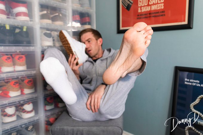 Here's a fresh gym foot for you foot fetish fuckers 🔥👀 https://t.co/lB9OQeG7YX<a href="/tag/onlyfans"class="tags"><span>#onlyfans</span></a>