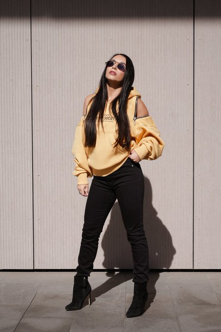 Waiting but...with style! 💛 https://t.co/uQS7At6BR0<a href="/tag/riptwitter"class="tags"><span>#riptwitter</span></a><a href="/tag/elonmusk"class="tags"><span>#elonmusk</span></a>