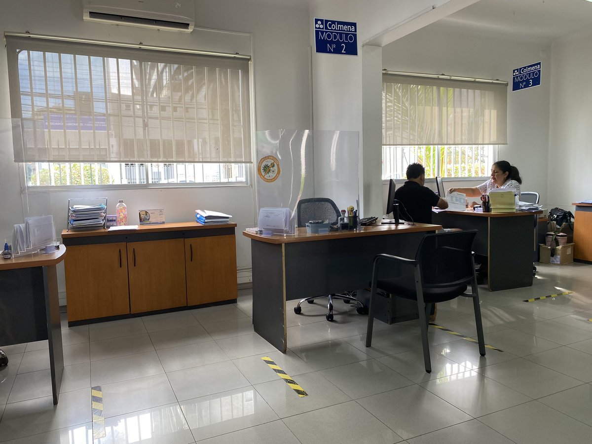 tarayalvarez's tweet photo. #colmena mas de 25 minutos esperando por atención en la sucursal de Antofagasta. No creen que el modelo de oficinas hace rato no funciona. Y se dan el lujo se sacar a un analista de atención cuando la of esta llena.#pesimoservicio. https://t.co/GH1b2S422F