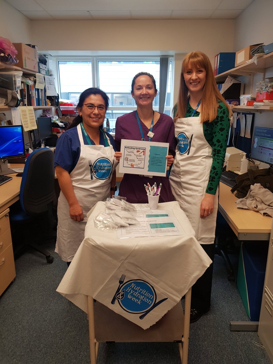 We are marking #nutritionandhydrationweek with some education (and cake) on refeeding syndrome for all our nurses and doctors on @icu_portsmouth @NHWeek @PDietitians #nhweek23