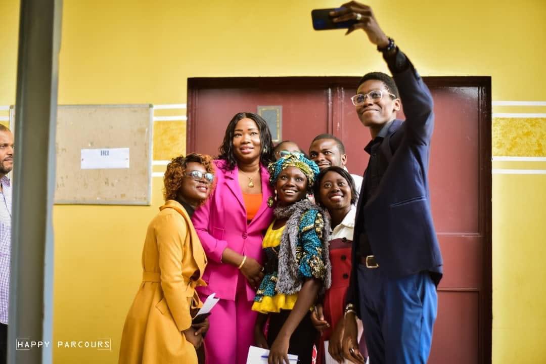ChristelleVuan1's tweet photo. #KINSHASA #u_report #iri_bilenge
En ce jour nous avons donné de la force à 2 organisations conduites par des jeunes. Heureuse d' avoir pu échanger avec ces jeunes ambitieux et leaders.
#impacter_le_futur
#un_nouveau_congo_est_possible
#vivre_pour_les_autres
#Rdv_au_sommet https://t.co/UCgzImn6jS