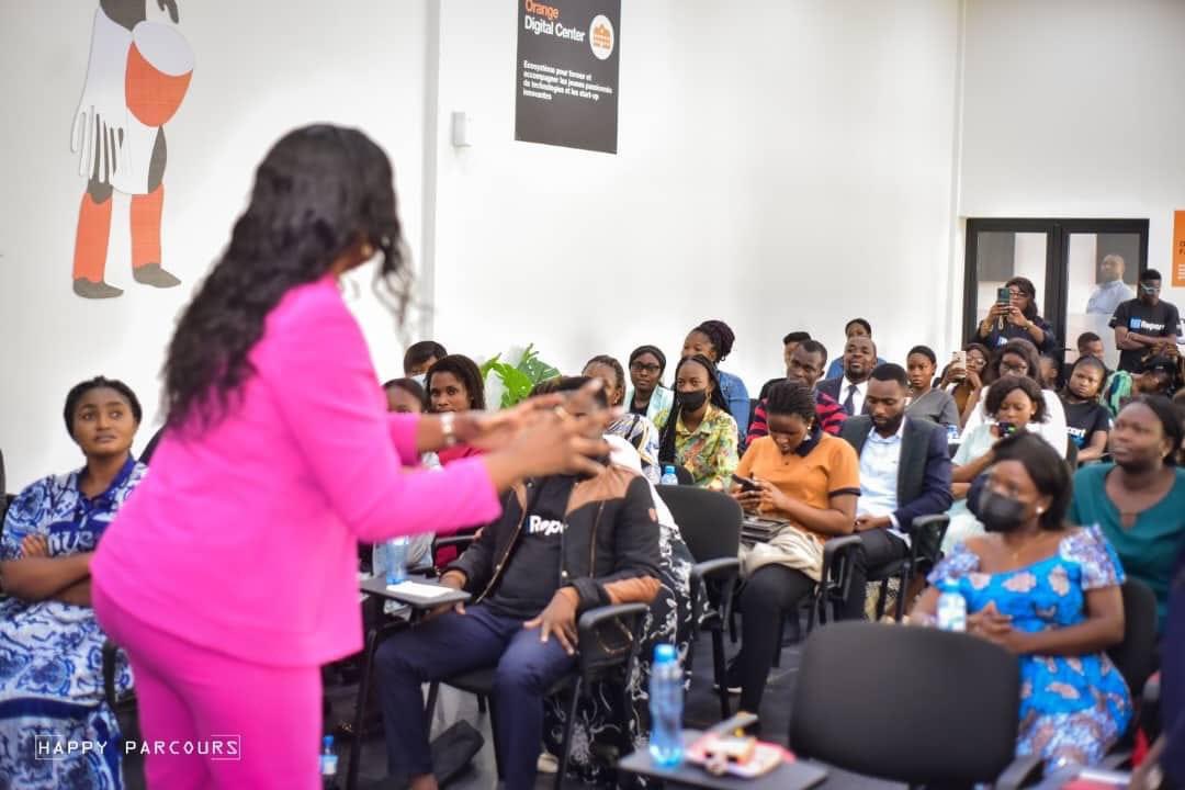 ChristelleVuan1's tweet photo. #KINSHASA #u_report #iri_bilenge
En ce jour nous avons donné de la force à 2 organisations conduites par des jeunes. Heureuse d' avoir pu échanger avec ces jeunes ambitieux et leaders.
#impacter_le_futur
#un_nouveau_congo_est_possible
#vivre_pour_les_autres
#Rdv_au_sommet https://t.co/UCgzImn6jS