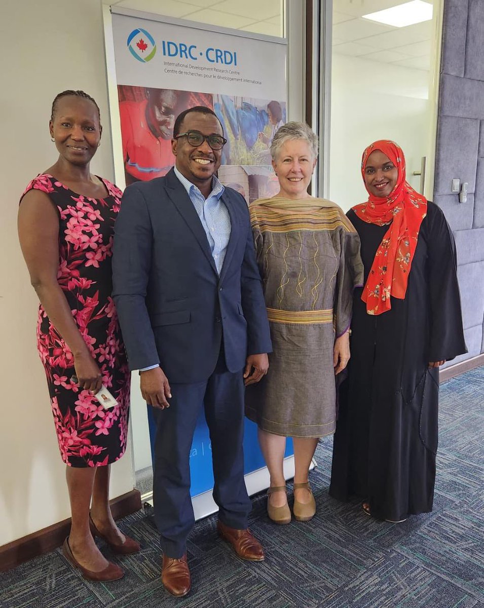 StephenChacha's tweet image. Earlier today @devinitorg paid a courtesy call on @IDRC_ESARO.  Thank you @kathryntoure and @Asewe29 for the hospitality and good discussions on #Financing4Development #AI4Development #Data #Statistics #Research #GenderEquality #Trade #Partnerships