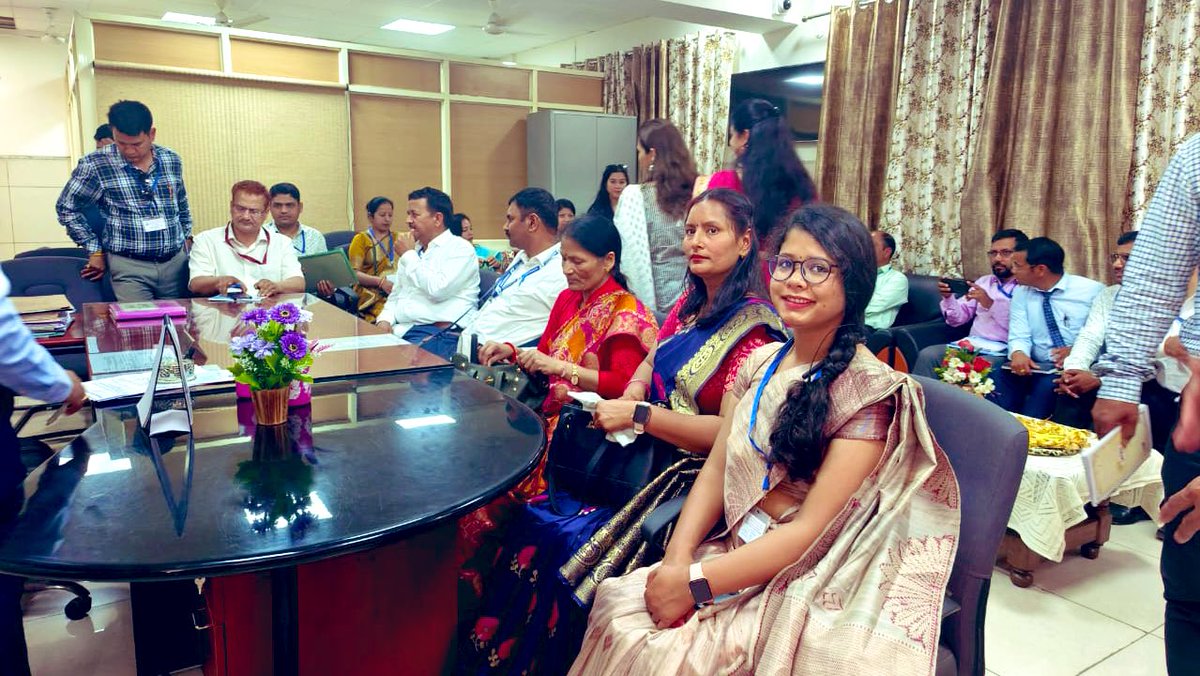 Dir_Education's tweet photo. A Delegation from Devbhoomi #Uttarakhand visited GBSSS, Varun Marg school, today!

Mesmerised by school band and welcome cards by School Head Sh. Chitanshi, the delegates appreciated the warm hospitality &amp; #DelhiEducationModel 

#DelegationVisits 
#DelhiGovtSchools https://t.co/arQjAyPEuB