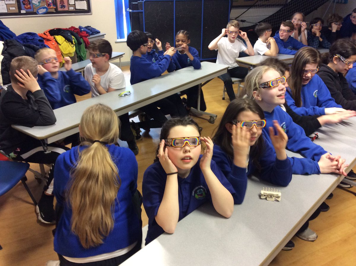 HartfordPrimary's tweet photo. #6CB looking good for #ScienceWeek https://t.co/aTZXF70DIb