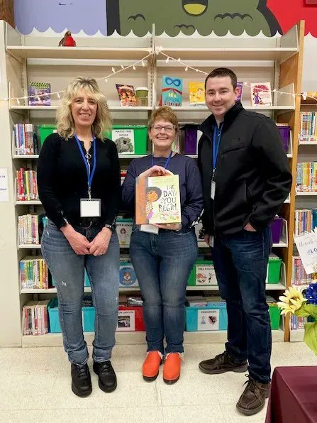nordsonmedical's tweet photo. On 3/2, #NordsonMEDICAL volunteers participated in the @NeaToday's #ReadAcrossAmericaDay. "Our team in #SalemNH had a great time promoting literacy for our future leaders during #ReadAcrossAmerica Day at our local public school!" - Lorie M., Community Relations #NordsonImpact https://t.co/03vdQEEWMF