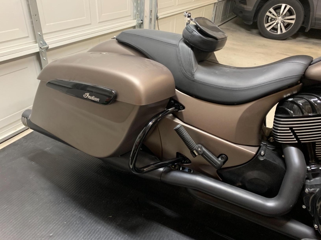 Mofunparts's tweet image. Indian Challenger Rear Saddlebag Crash Guard Bar, here it is your solution 😎
🛒bit.ly/3mHfdtM
.
.
.
.
.
#Mofun #indianchallenger #indianmotorcycle #indianmotorcycles #indianscout #motorcycle #indianchieftain #indian #indianchief #challenger #motorcycles