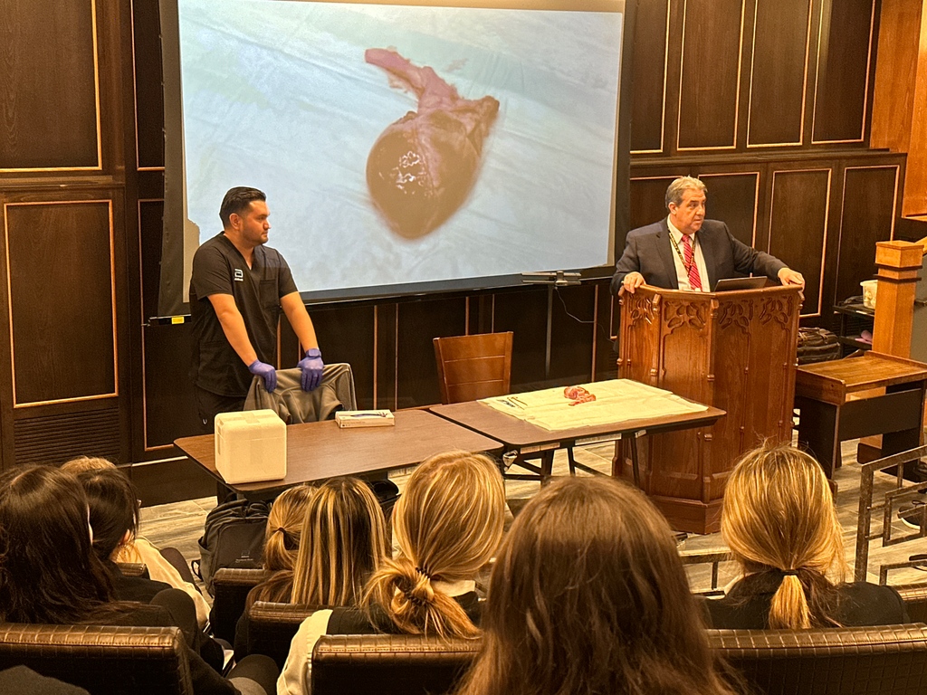 StAnthonysHS's tweet photo. Over 70 Students in Dr. Capodanno’s Anatomy and Physiology class were able to watch an hour long clinical dissection of a heart by Jerry Mera, a Senior Clinical Structural Heart Specialist from Abbot Labs. https://t.co/RNtZxStqle