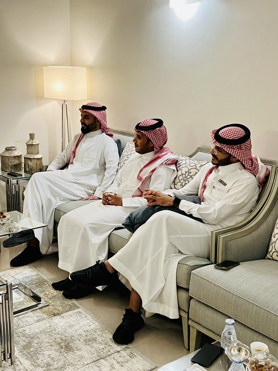 ithnainya's tweet photo. مواكبةً لملتقى #بيبان23 
وفي أمسية ثرية وماتعة
سعدنا بالأمس بحضور نخبة من أصحاب الفكر ورواد الاعمال والمصرفيين والمبادرات الرائدة في #إثنينة_الطهيمي ، حيث شرفنا؛

م. باسم البلادي
مؤسس تطبيق لبيه
رائد اعمال ومُلهم.
في محاضرةٍ عن؛
"تأسيس الشركات التقنية الناشئة عالية النمو" https://t.co/fJhgJNf7jp